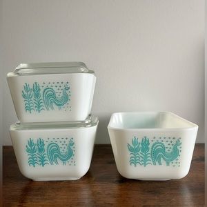 Vintage Pyrex Amish Butterprint Fridgie Set